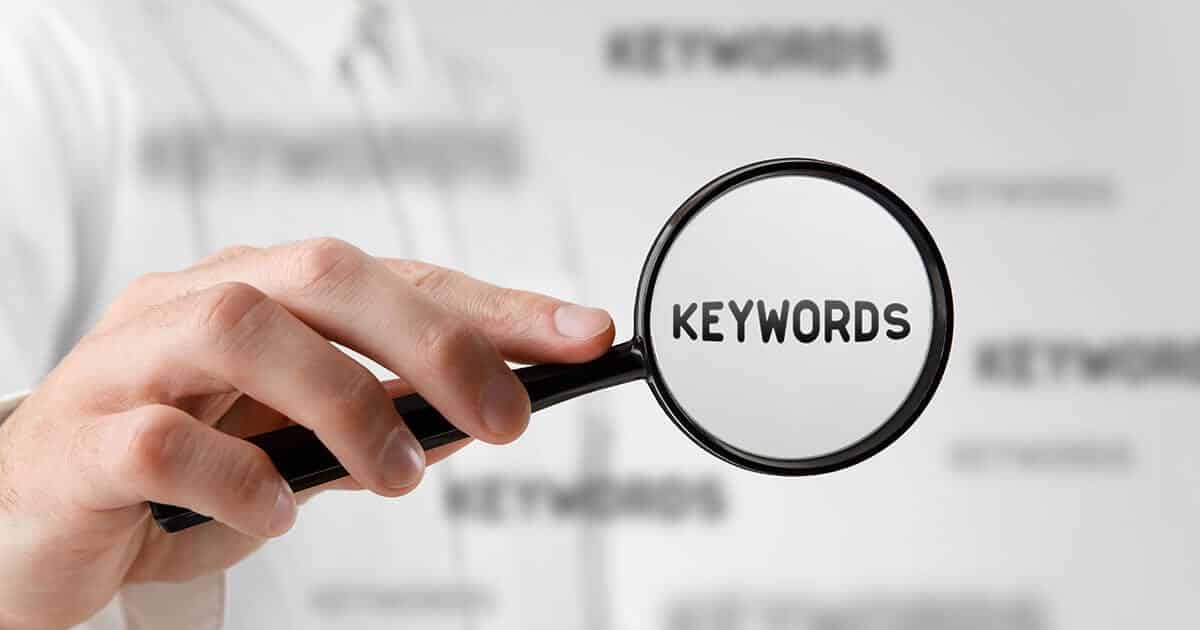 أفضل 10 أدوات مجانية لـ استخراج الكلمات المفتاحية وتحسين ظهور موقعك في محركات البحث